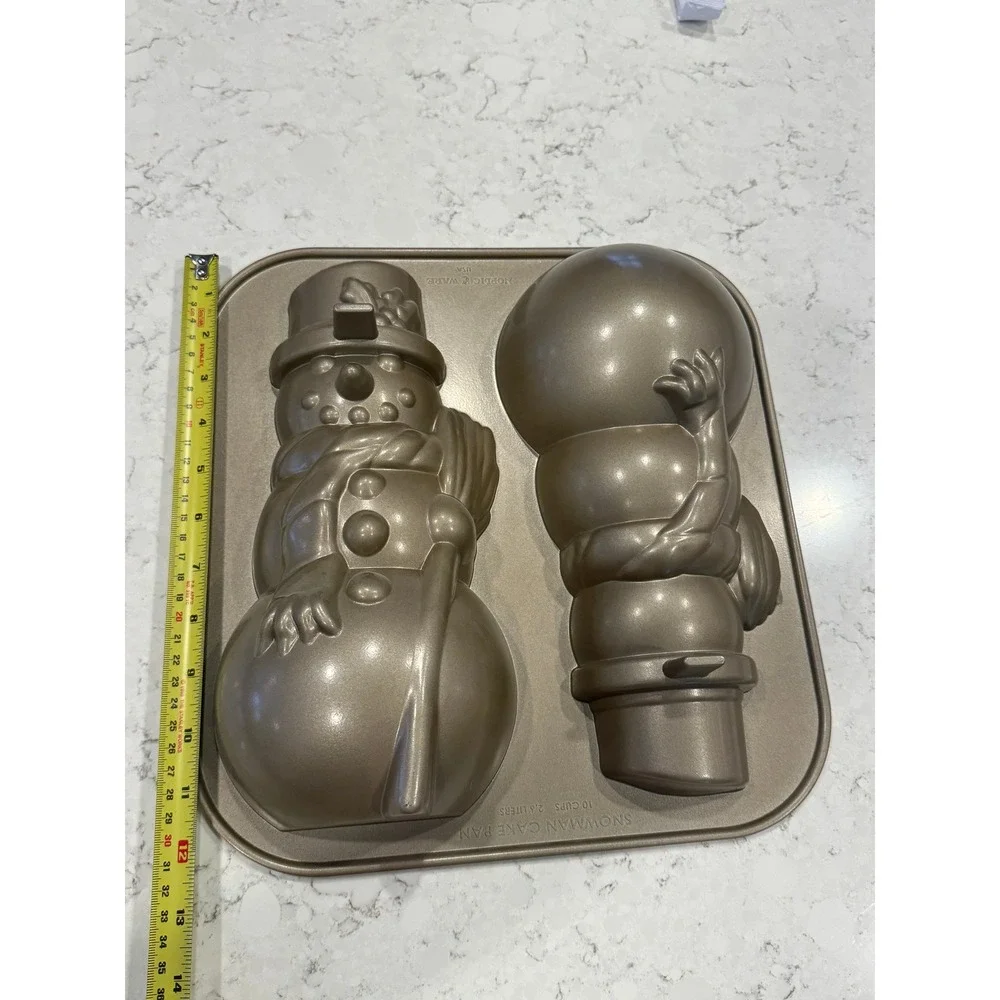 Nordic‎ Ware USA Snowman Cake Pan 3D Baking Mold Holiday Winter Christmas